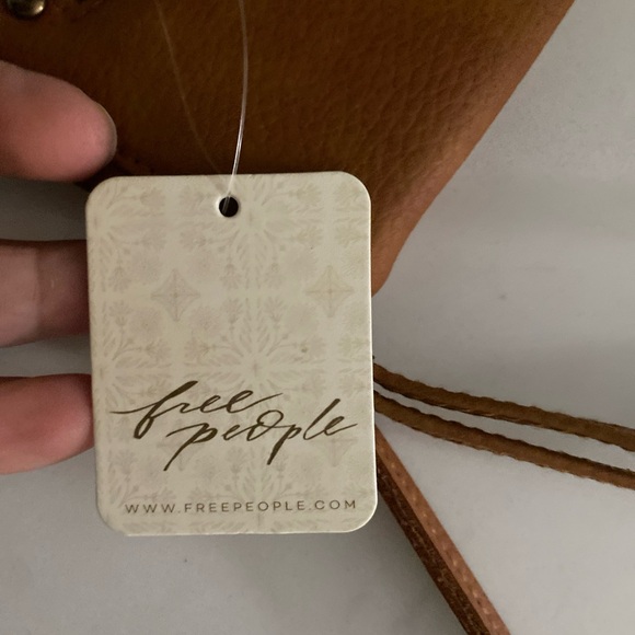 NFree People Wallet Brown Distressed Vegan Wristlet Strap Zip Closure Clutch - Picture 5 of 16